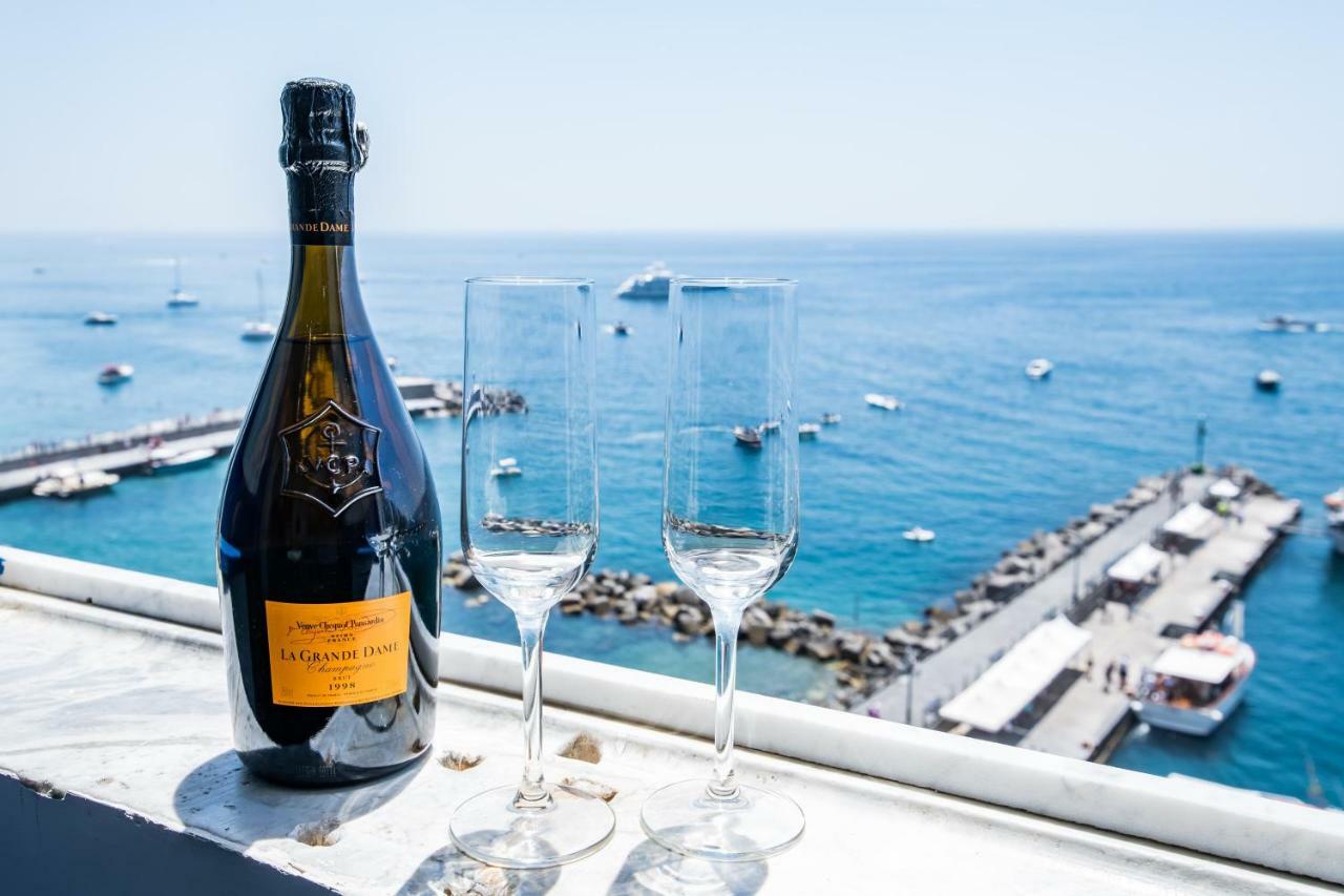 Suite Picasso Amalfi Bagian luar foto