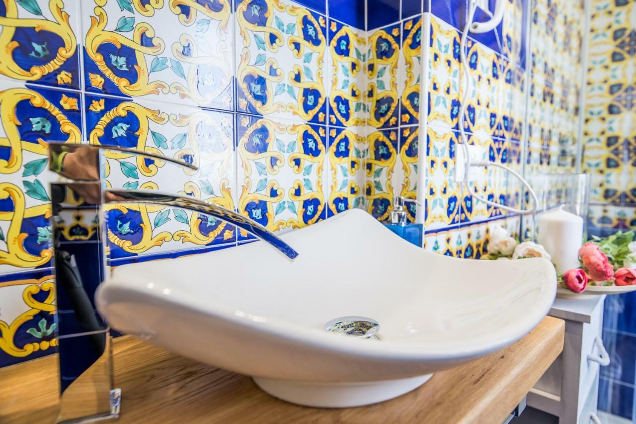 Suite Picasso Amalfi Bagian luar foto