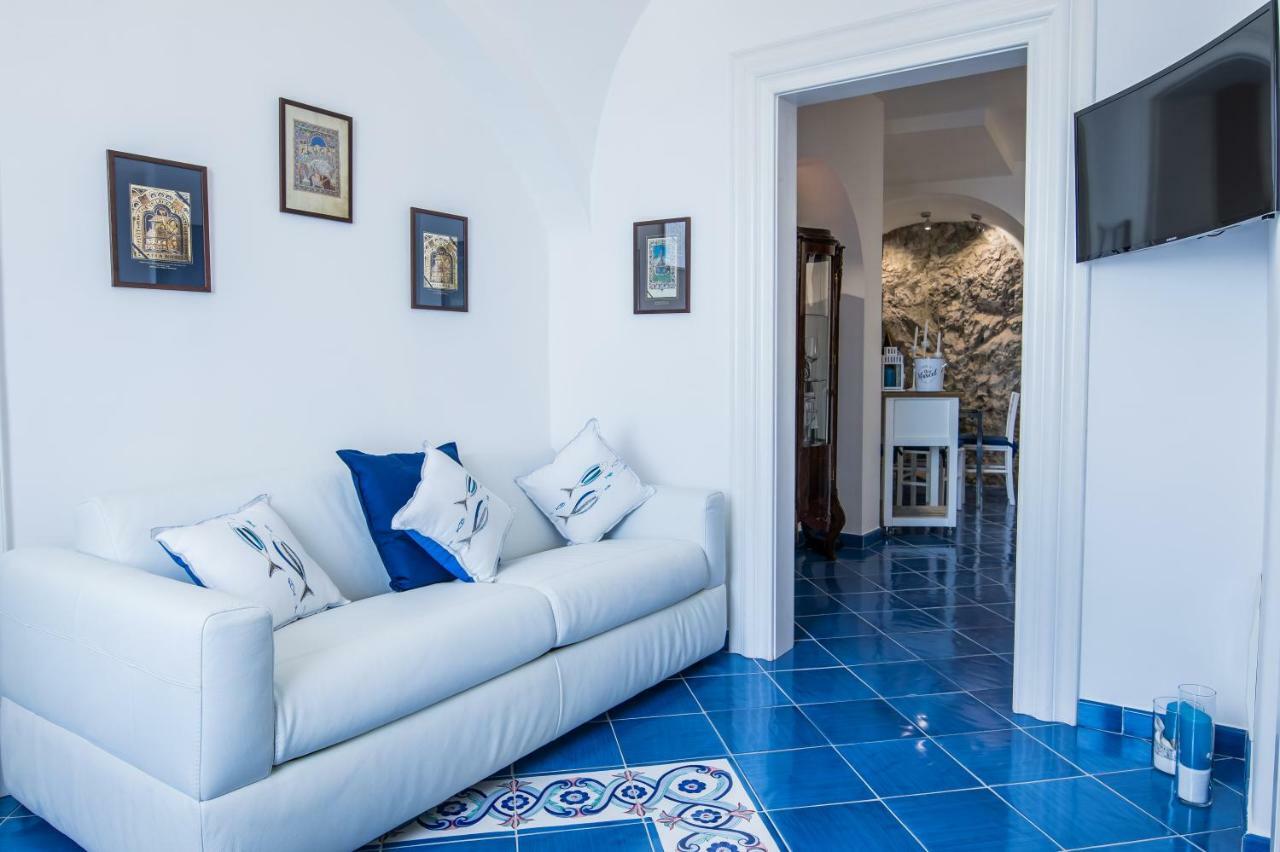 Suite Picasso Amalfi Bagian luar foto