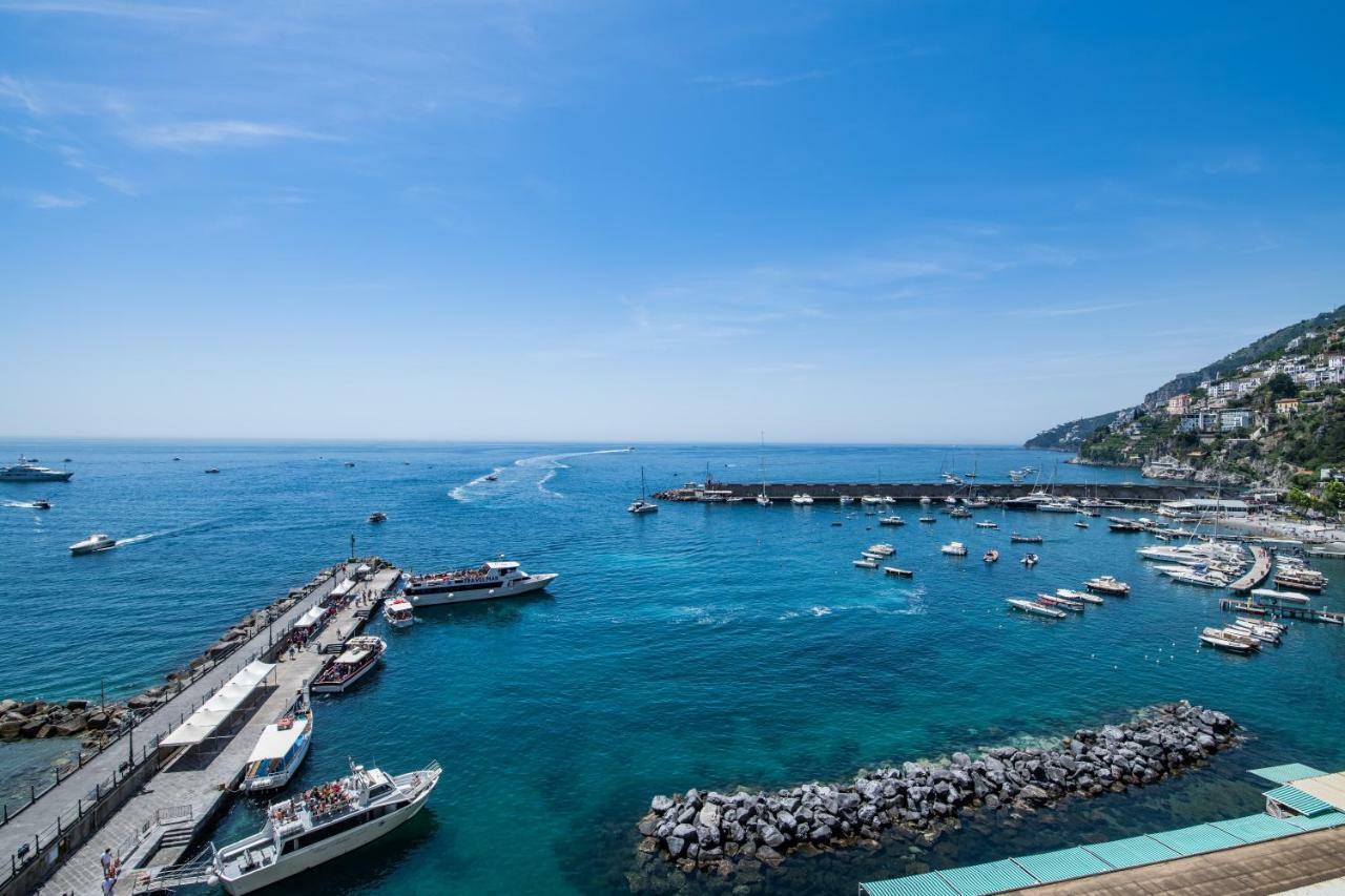 Suite Picasso Amalfi Bagian luar foto