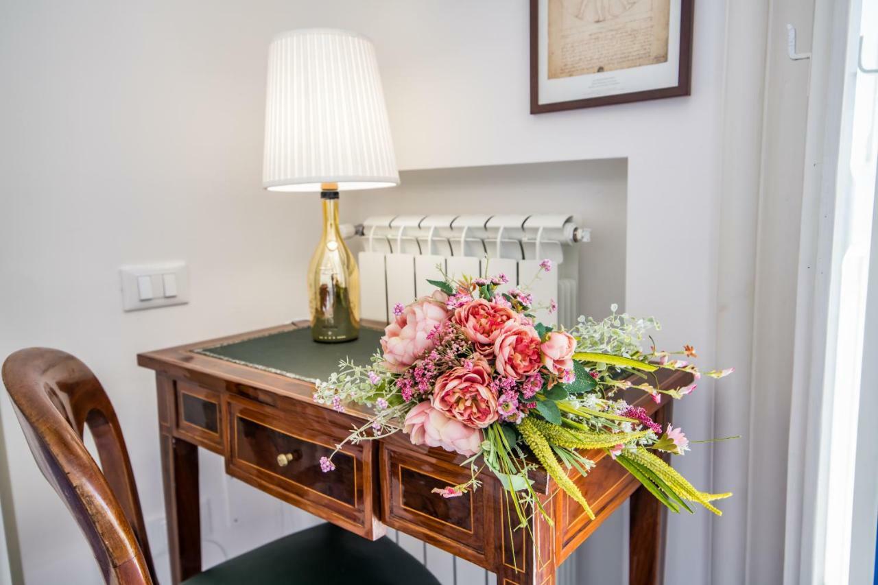 Suite Picasso Amalfi Bagian luar foto