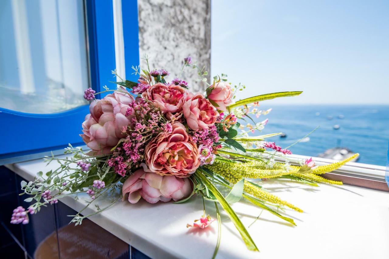 Suite Picasso Amalfi Bagian luar foto