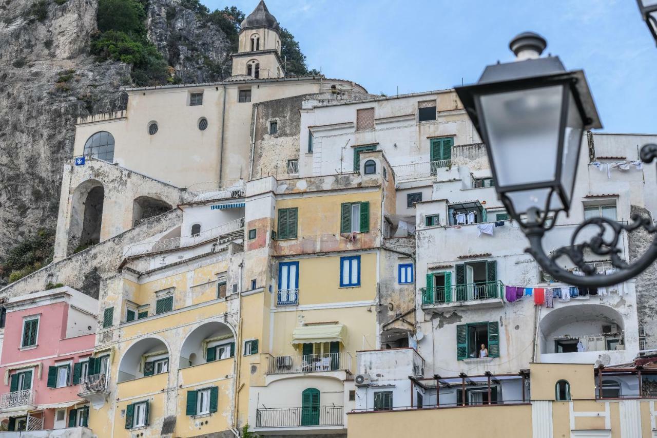 Suite Picasso Amalfi Bagian luar foto