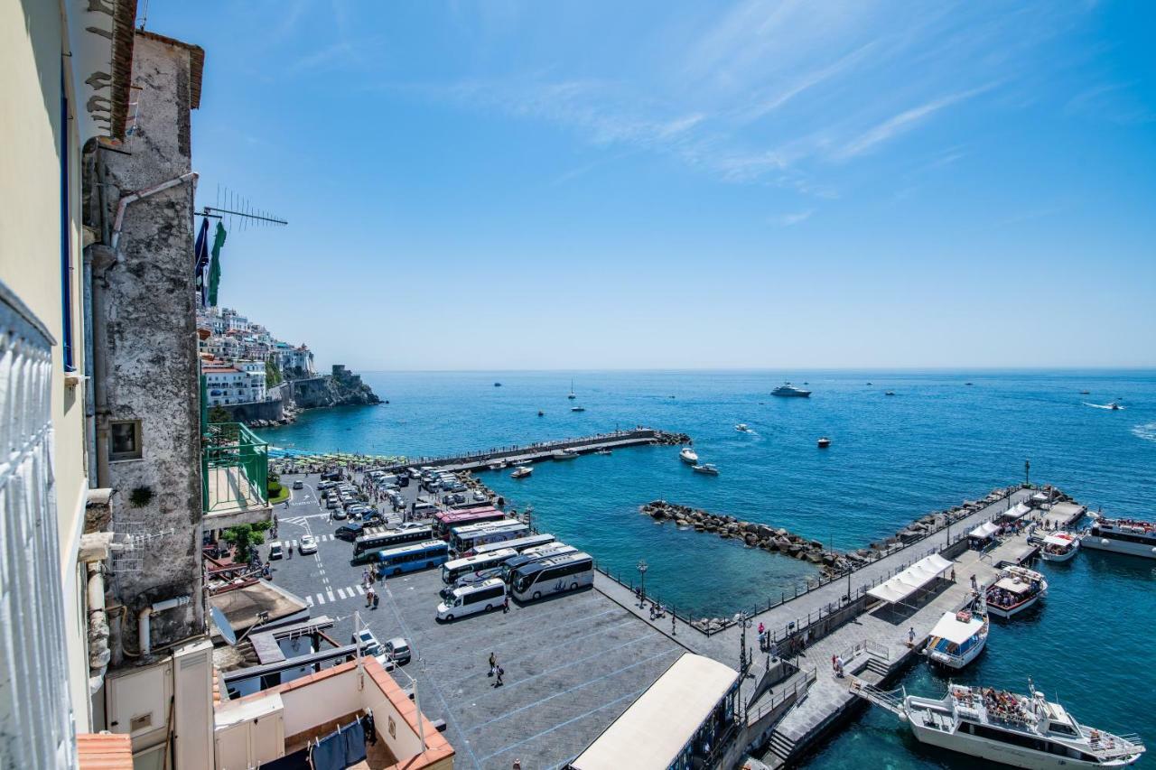 Suite Picasso Amalfi Bagian luar foto