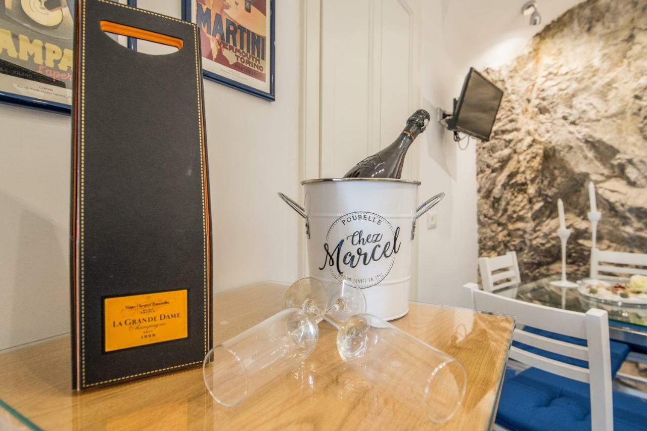 Suite Picasso Amalfi Bagian luar foto