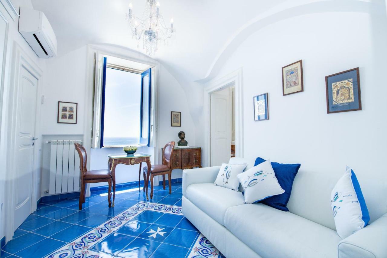 Suite Picasso Amalfi Bagian luar foto