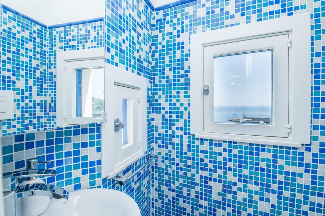 Suite Picasso Amalfi Bagian luar foto