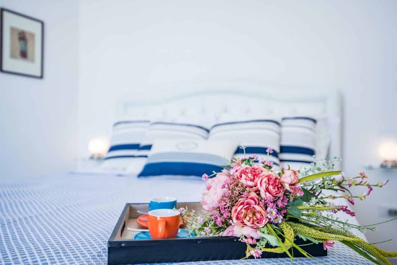 Suite Picasso Amalfi Bagian luar foto