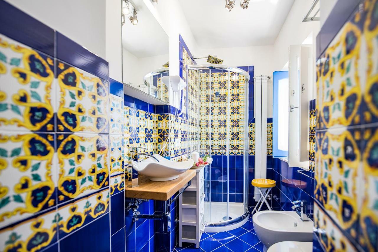 Suite Picasso Amalfi Bagian luar foto
