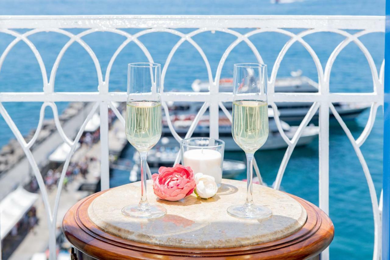 Suite Picasso Amalfi Bagian luar foto